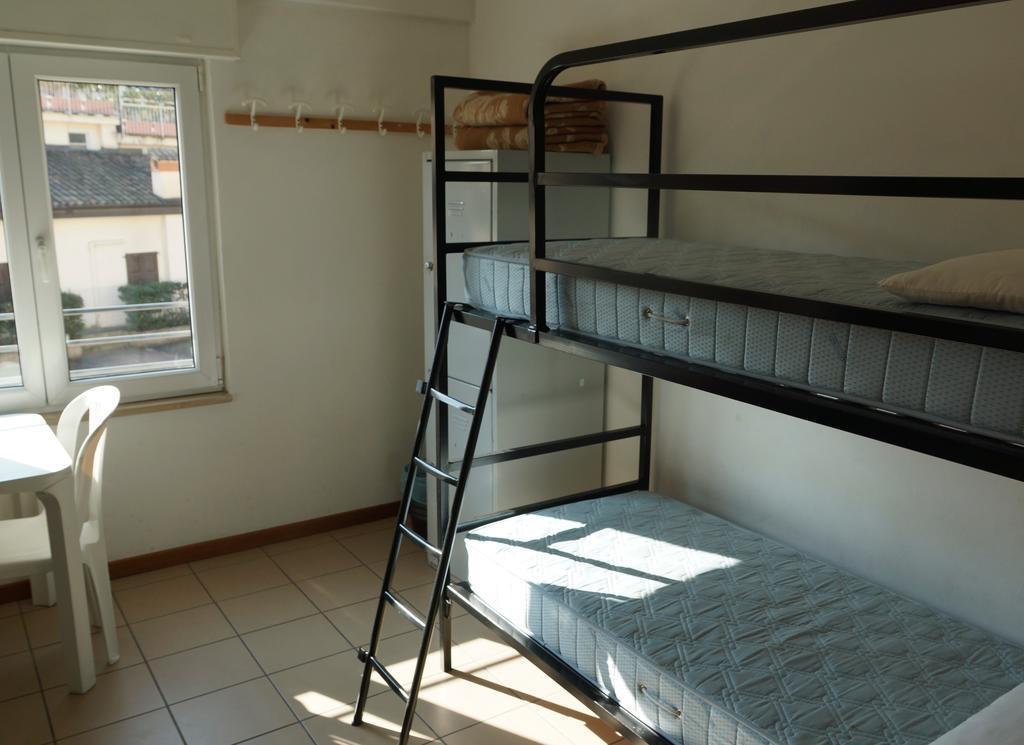 Ostello Della Gioventu Benacus Riva del Garda Værelse billede