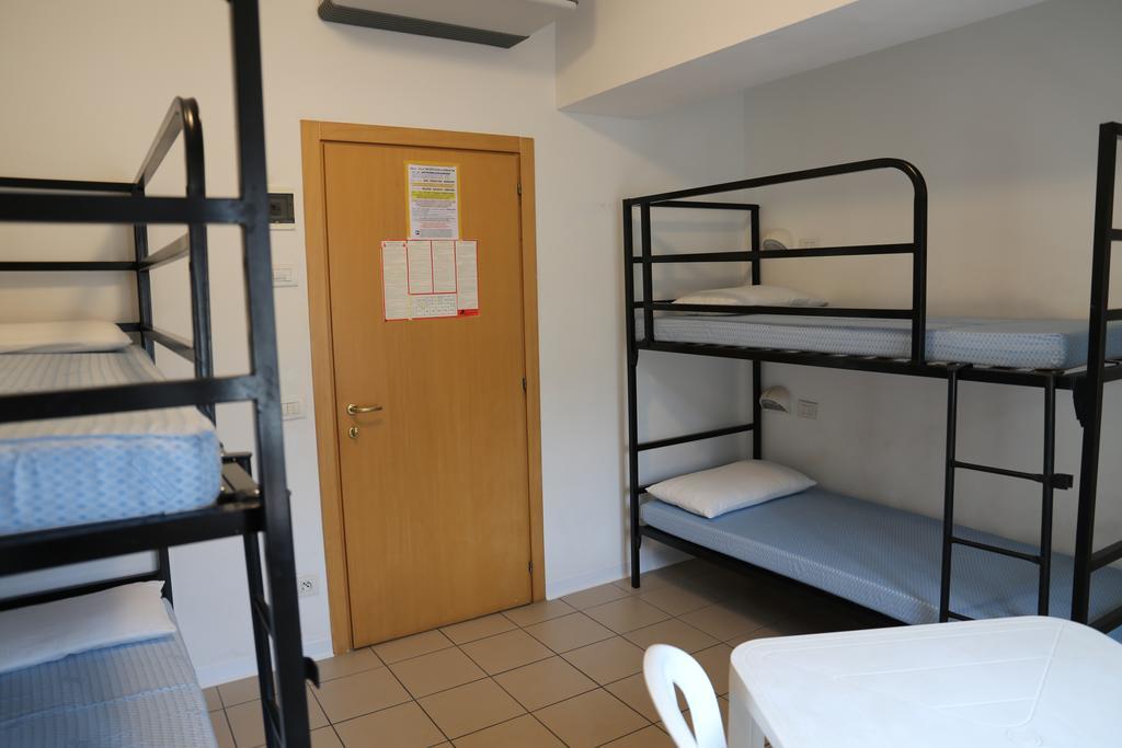 Ostello Della Gioventu Benacus Riva del Garda Eksteriør billede